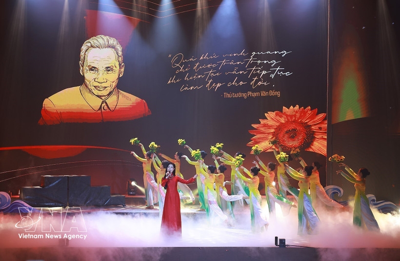 Art programme honours late PM Pham Van Dong’s lifelong devotion to nation
